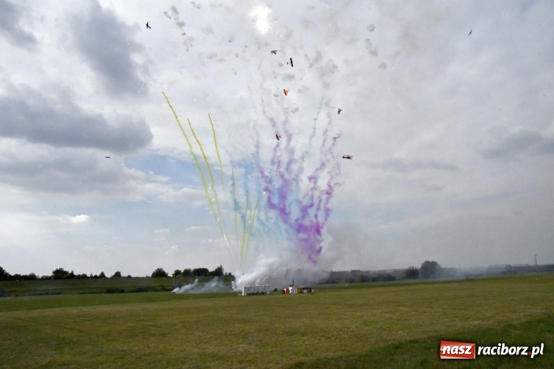 Zdjęcie w galerii na portalu naszraciborz.pl: XI Międzynarodowy Raciborski Piknik Modelarski zgomadził nad Ulgą tłumy. FOTO i WIDEO wiadomości z regionu