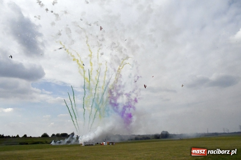 Zdjęcie w galerii na portalu naszraciborz.pl: XI Międzynarodowy Raciborski Piknik Modelarski zgomadził nad Ulgą tłumy. FOTO i WIDEO wiadomości z regionu