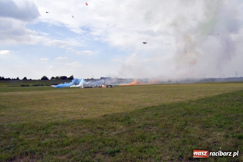 Zdjęcie w galerii na portalu naszraciborz.pl: XI Międzynarodowy Raciborski Piknik Modelarski zgomadził nad Ulgą tłumy. FOTO i WIDEO wiadomości z regionu