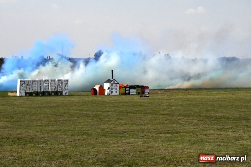 Zdjęcie w galerii na portalu naszraciborz.pl: XI Międzynarodowy Raciborski Piknik Modelarski zgomadził nad Ulgą tłumy. FOTO i WIDEO wiadomości z regionu