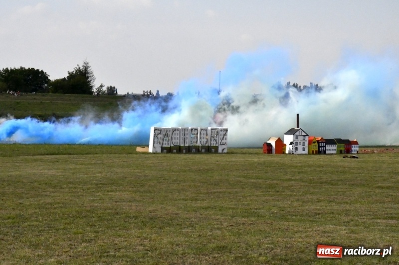 Zdjęcie w galerii na portalu naszraciborz.pl: XI Międzynarodowy Raciborski Piknik Modelarski zgomadził nad Ulgą tłumy. FOTO i WIDEO wiadomości z regionu