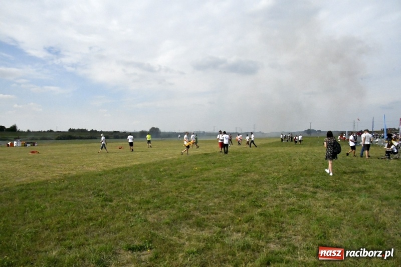 Zdjęcie w galerii na portalu naszraciborz.pl: XI Międzynarodowy Raciborski Piknik Modelarski zgomadził nad Ulgą tłumy. FOTO i WIDEO wiadomości z regionu