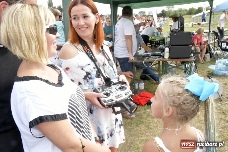 Zdjęcie w galerii na portalu naszraciborz.pl: XI Międzynarodowy Raciborski Piknik Modelarski zgomadził nad Ulgą tłumy. FOTO i WIDEO wiadomości z regionu