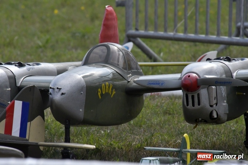 Zdjęcie w galerii na portalu naszraciborz.pl: XI Międzynarodowy Raciborski Piknik Modelarski zgomadził nad Ulgą tłumy. FOTO i WIDEO wiadomości z regionu