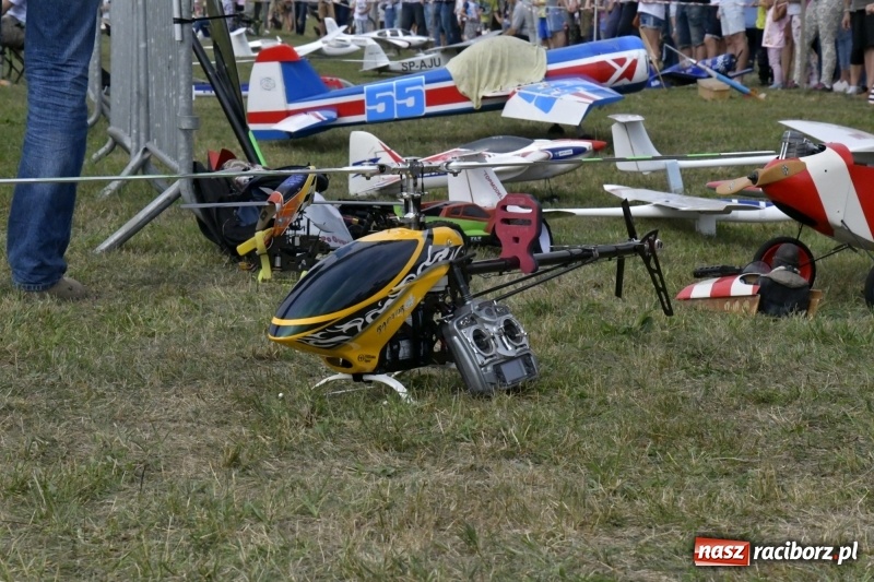 Zdjęcie w galerii na portalu naszraciborz.pl: XI Międzynarodowy Raciborski Piknik Modelarski zgomadził nad Ulgą tłumy. FOTO i WIDEO wiadomości z regionu