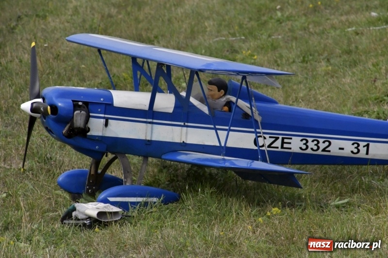 Zdjęcie w galerii na portalu naszraciborz.pl: XI Międzynarodowy Raciborski Piknik Modelarski zgomadził nad Ulgą tłumy. FOTO i WIDEO wiadomości z regionu