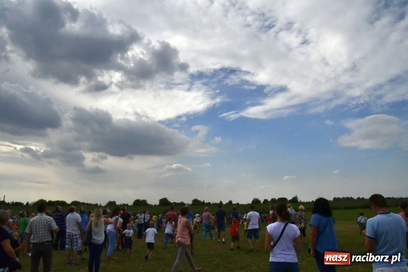 Zdjęcie w galerii na portalu naszraciborz.pl: XI Międzynarodowy Raciborski Piknik Modelarski zgomadził nad Ulgą tłumy. FOTO i WIDEO wiadomości z regionu