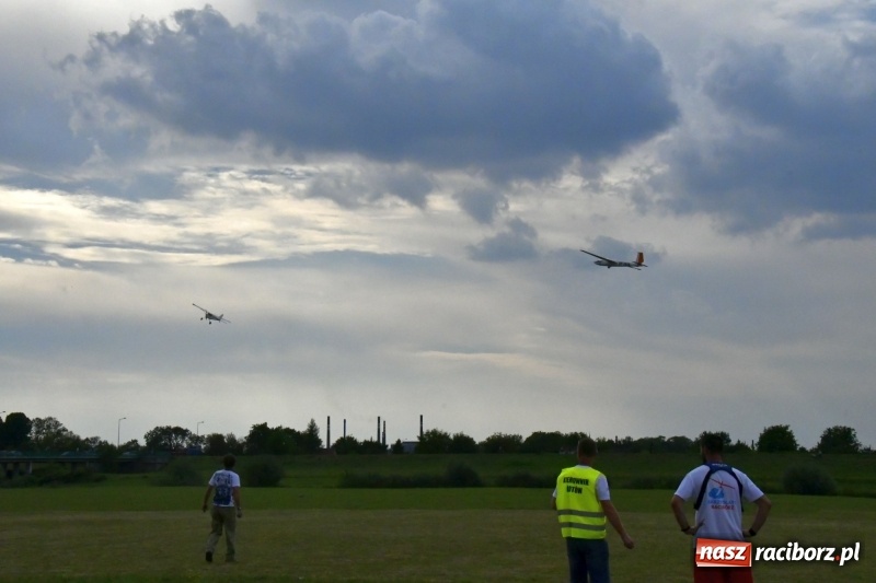Zdjęcie w galerii na portalu naszraciborz.pl: XI Międzynarodowy Raciborski Piknik Modelarski zgomadził nad Ulgą tłumy. FOTO i WIDEO wiadomości z regionu