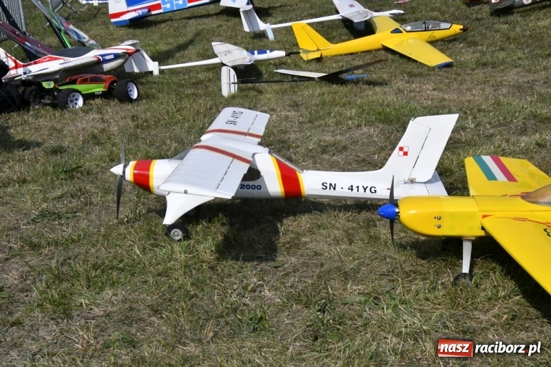 Zdjęcie w galerii na portalu naszraciborz.pl: XI Międzynarodowy Raciborski Piknik Modelarski zgomadził nad Ulgą tłumy. FOTO i WIDEO wiadomości z regionu
