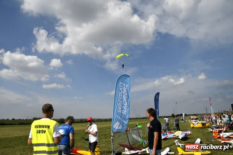Zdjęcie w galerii na portalu naszraciborz.pl: XI Międzynarodowy Raciborski Piknik Modelarski zgomadził nad Ulgą tłumy. FOTO i WIDEO wiadomości z regionu