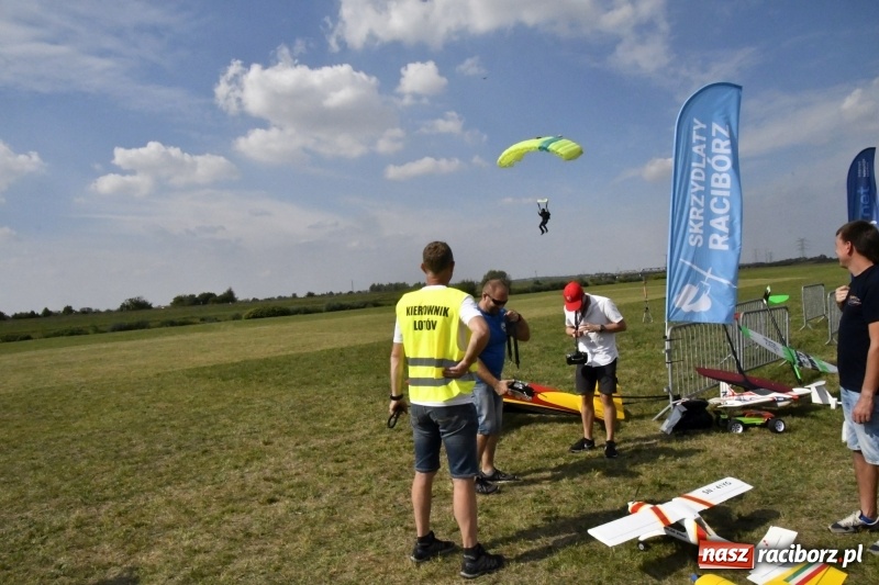 Zdjęcie w galerii na portalu naszraciborz.pl: XI Międzynarodowy Raciborski Piknik Modelarski zgomadził nad Ulgą tłumy. FOTO i WIDEO wiadomości z regionu