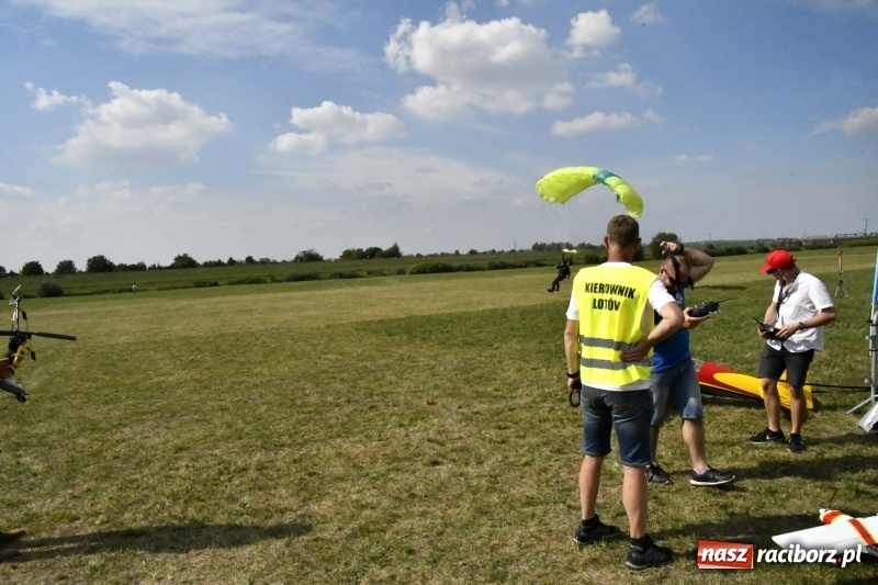 Zdjęcie w galerii na portalu naszraciborz.pl: XI Międzynarodowy Raciborski Piknik Modelarski zgomadził nad Ulgą tłumy. FOTO i WIDEO wiadomości z regionu
