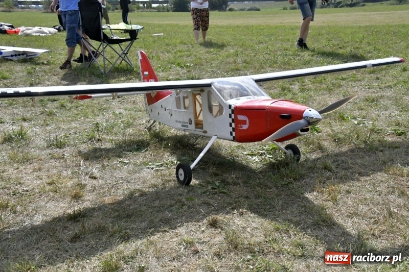 Zdjęcie w galerii na portalu naszraciborz.pl: XI Międzynarodowy Raciborski Piknik Modelarski zgomadził nad Ulgą tłumy. FOTO i WIDEO wiadomości z regionu