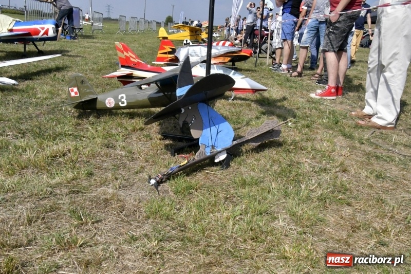 Zdjęcie w galerii na portalu naszraciborz.pl: XI Międzynarodowy Raciborski Piknik Modelarski zgomadził nad Ulgą tłumy. FOTO i WIDEO wiadomości z regionu
