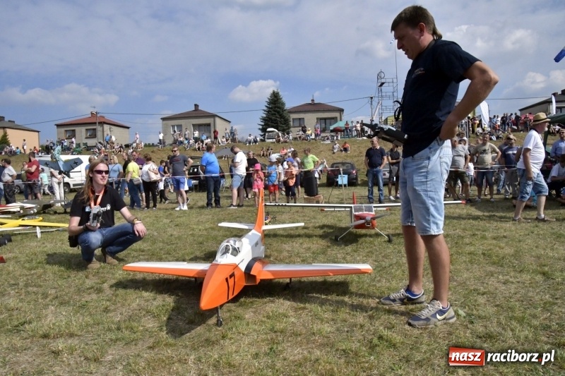 Zdjęcie w galerii na portalu naszraciborz.pl: XI Międzynarodowy Raciborski Piknik Modelarski zgomadził nad Ulgą tłumy. FOTO i WIDEO wiadomości z regionu