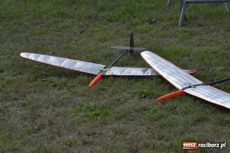 Zdjęcie w galerii na portalu naszraciborz.pl: XI Międzynarodowy Raciborski Piknik Modelarski zgomadził nad Ulgą tłumy. FOTO i WIDEO wiadomości z regionu