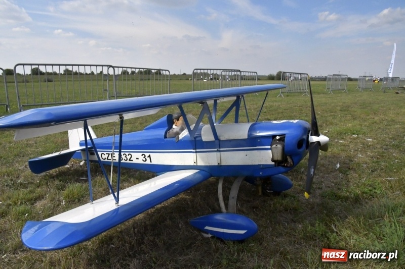 Zdjęcie w galerii na portalu naszraciborz.pl: XI Międzynarodowy Raciborski Piknik Modelarski zgomadził nad Ulgą tłumy. FOTO i WIDEO wiadomości z regionu