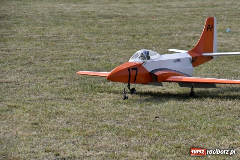 Zdjęcie w galerii na portalu naszraciborz.pl: XI Międzynarodowy Raciborski Piknik Modelarski zgomadził nad Ulgą tłumy. FOTO i WIDEO wiadomości z regionu