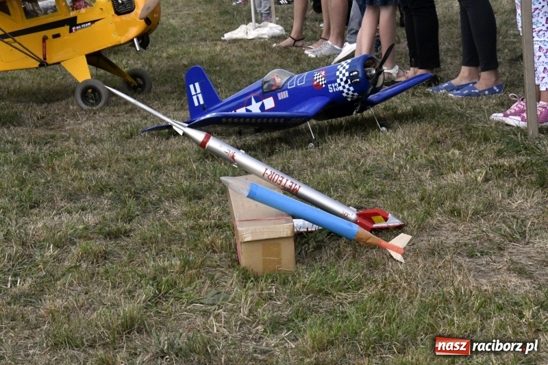 Zdjęcie w galerii na portalu naszraciborz.pl: XI Międzynarodowy Raciborski Piknik Modelarski zgomadził nad Ulgą tłumy. FOTO i WIDEO wiadomości z regionu