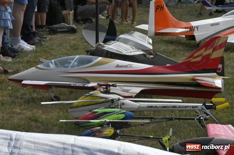 Zdjęcie w galerii na portalu naszraciborz.pl: XI Międzynarodowy Raciborski Piknik Modelarski zgomadził nad Ulgą tłumy. FOTO i WIDEO wiadomości z regionu