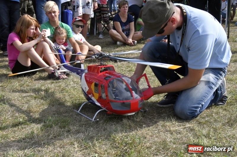Zdjęcie w galerii na portalu naszraciborz.pl: XI Międzynarodowy Raciborski Piknik Modelarski zgomadził nad Ulgą tłumy. FOTO i WIDEO wiadomości z regionu