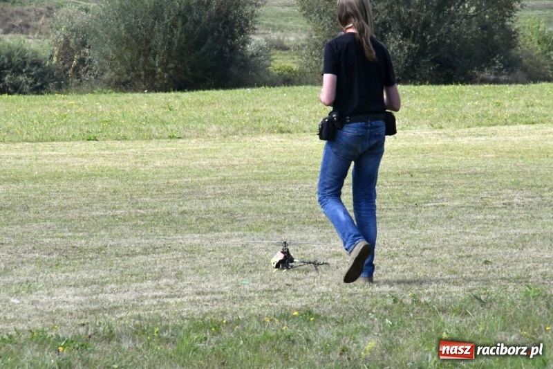 Zdjęcie w galerii na portalu naszraciborz.pl: XI Międzynarodowy Raciborski Piknik Modelarski zgomadził nad Ulgą tłumy. FOTO i WIDEO wiadomości z regionu