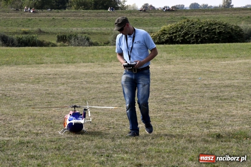 Zdjęcie w galerii na portalu naszraciborz.pl: XI Międzynarodowy Raciborski Piknik Modelarski zgomadził nad Ulgą tłumy. FOTO i WIDEO wiadomości z regionu