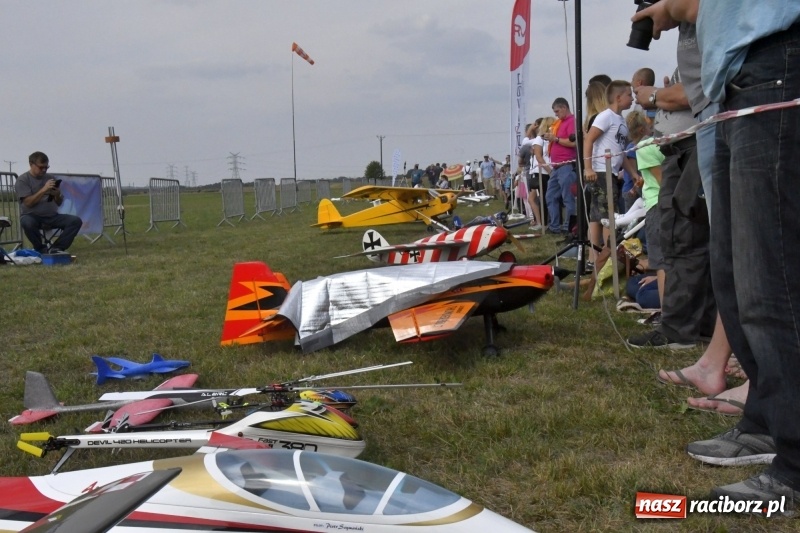 Zdjęcie w galerii na portalu naszraciborz.pl: XI Międzynarodowy Raciborski Piknik Modelarski zgomadził nad Ulgą tłumy. FOTO i WIDEO wiadomości z regionu