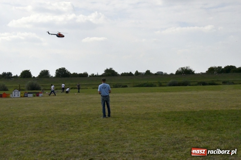 Zdjęcie w galerii na portalu naszraciborz.pl: XI Międzynarodowy Raciborski Piknik Modelarski zgomadził nad Ulgą tłumy. FOTO i WIDEO wiadomości z regionu