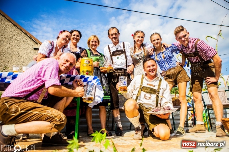 Zdjęcie w galerii na portalu naszraciborz.pl: Dożynki gminy Krzyżanowice. W Roszkowie jak na karnawale w Rio wiadomości z regionu