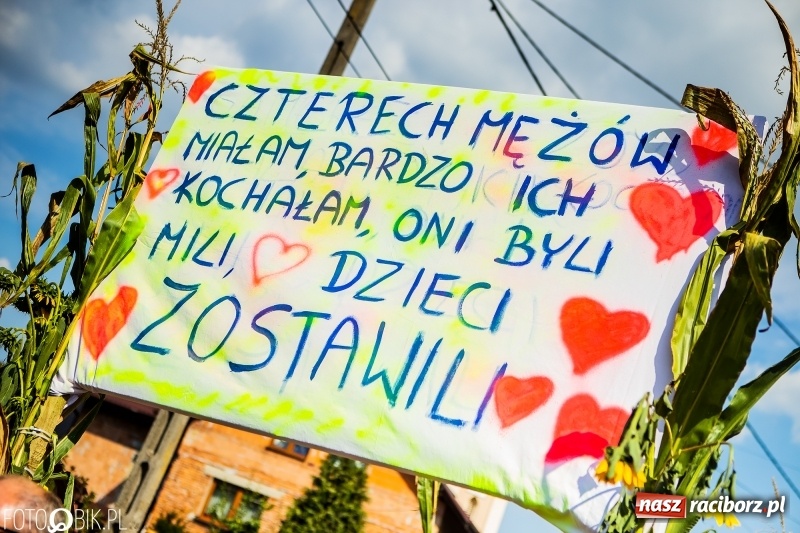 Zdjęcie w galerii na portalu naszraciborz.pl: Dożynki gminy Krzyżanowice. W Roszkowie jak na karnawale w Rio wiadomości z regionu