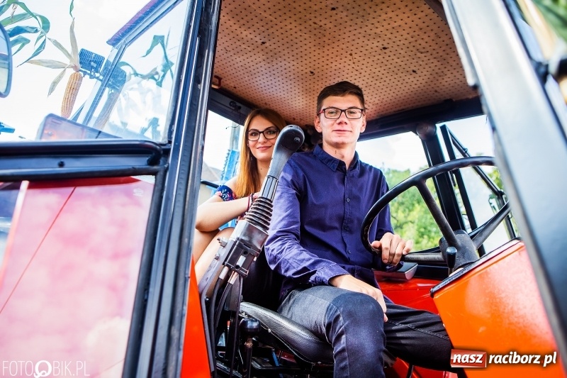 Zdjęcie w galerii na portalu naszraciborz.pl: Dożynki gminy Krzyżanowice. W Roszkowie jak na karnawale w Rio wiadomości z regionu