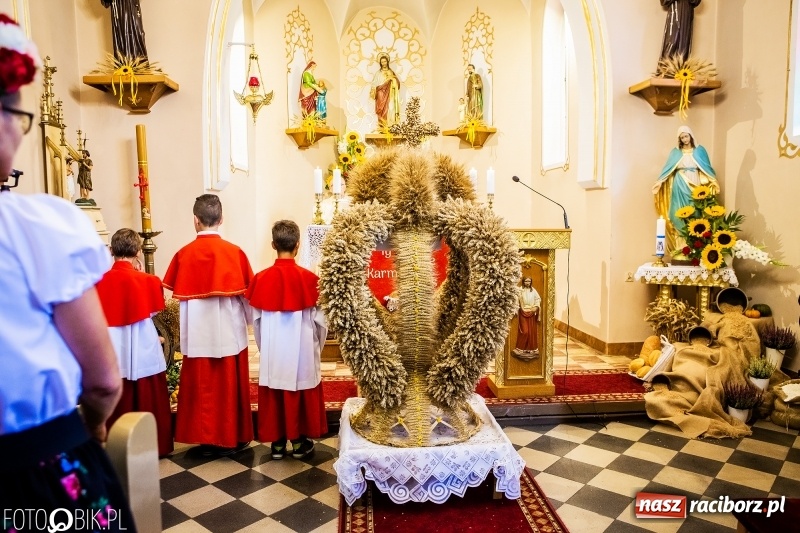 Zdjęcie w galerii na portalu naszraciborz.pl: Dożynki gminy Krzyżanowice. W Roszkowie jak na karnawale w Rio wiadomości z regionu