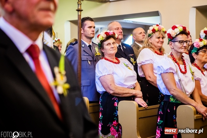 Zdjęcie w galerii na portalu naszraciborz.pl: Dożynki gminy Krzyżanowice. W Roszkowie jak na karnawale w Rio wiadomości z regionu