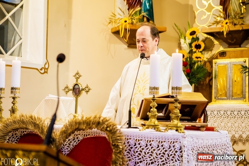 Zdjęcie w galerii na portalu naszraciborz.pl: Dożynki gminy Krzyżanowice. W Roszkowie jak na karnawale w Rio wiadomości z regionu