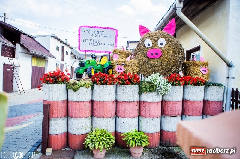 Zdjęcie w galerii na portalu naszraciborz.pl: Dożynki gminy Krzyżanowice. W Roszkowie jak na karnawale w Rio wiadomości z regionu