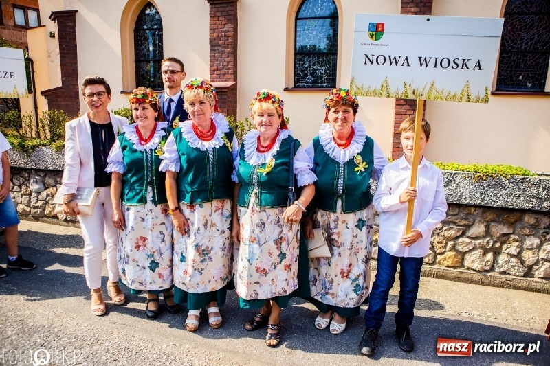 Zdjęcie w galerii na portalu naszraciborz.pl: Dożynki gminy Krzyżanowice. W Roszkowie jak na karnawale w Rio wiadomości z regionu