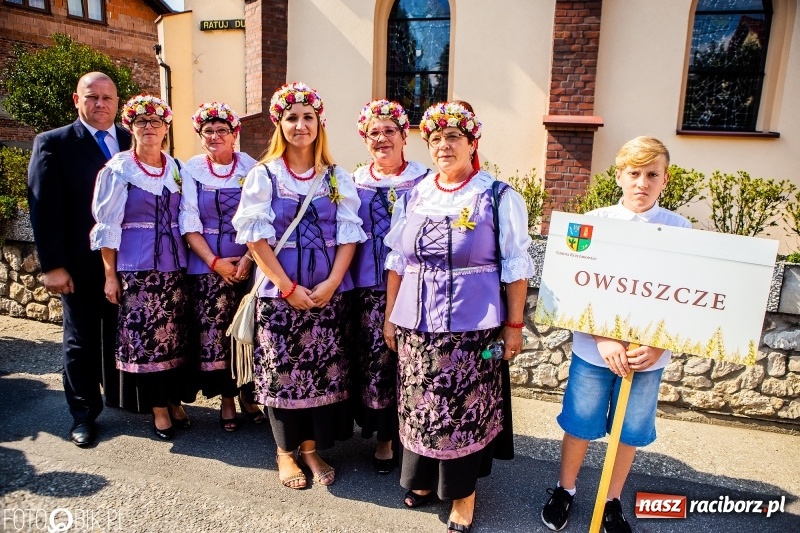 Zdjęcie w galerii na portalu naszraciborz.pl: Dożynki gminy Krzyżanowice. W Roszkowie jak na karnawale w Rio wiadomości z regionu