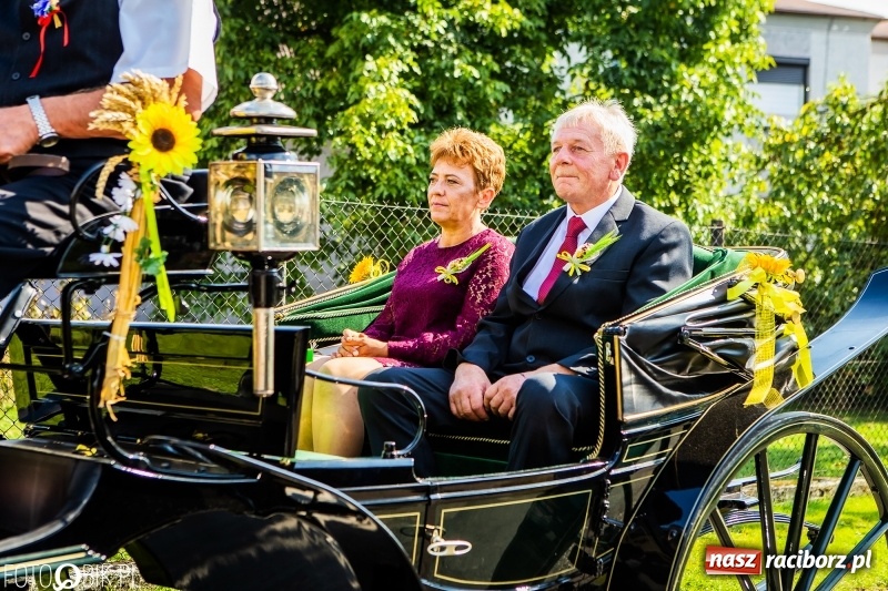 Zdjęcie w galerii na portalu naszraciborz.pl: Dożynki gminy Krzyżanowice. W Roszkowie jak na karnawale w Rio wiadomości z regionu