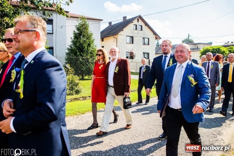 Zdjęcie w galerii na portalu naszraciborz.pl: Dożynki gminy Krzyżanowice. W Roszkowie jak na karnawale w Rio wiadomości z regionu