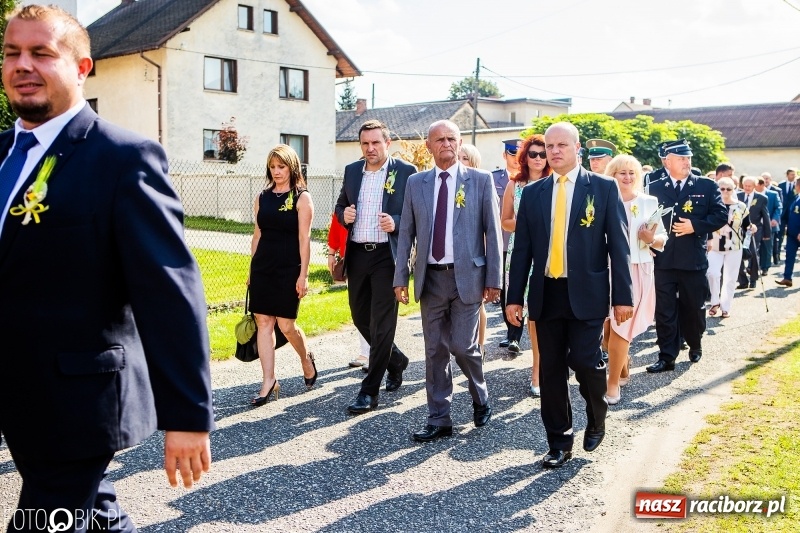 Zdjęcie w galerii na portalu naszraciborz.pl: Dożynki gminy Krzyżanowice. W Roszkowie jak na karnawale w Rio wiadomości z regionu