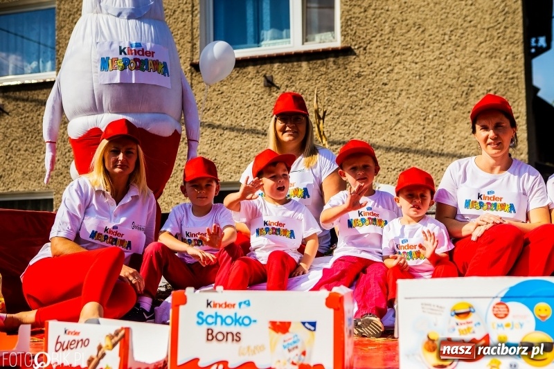 Zdjęcie w galerii na portalu naszraciborz.pl: Dożynki gminy Krzyżanowice. W Roszkowie jak na karnawale w Rio wiadomości z regionu