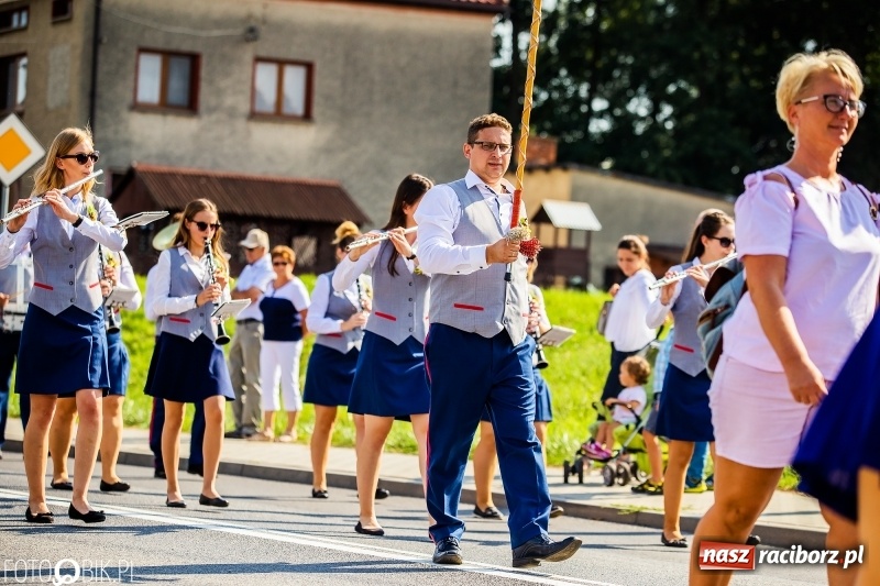 Zdjęcie w galerii na portalu naszraciborz.pl: Dożynki gminy Krzyżanowice. W Roszkowie jak na karnawale w Rio wiadomości z regionu