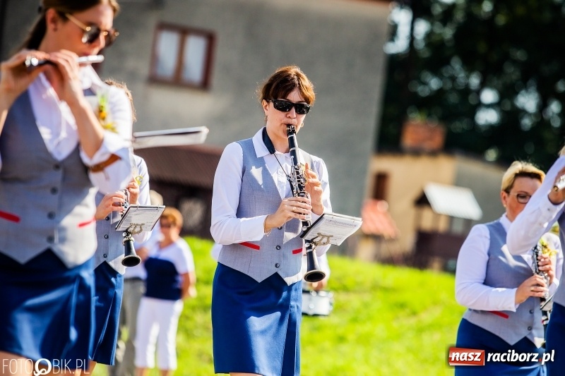 Zdjęcie w galerii na portalu naszraciborz.pl: Dożynki gminy Krzyżanowice. W Roszkowie jak na karnawale w Rio wiadomości z regionu