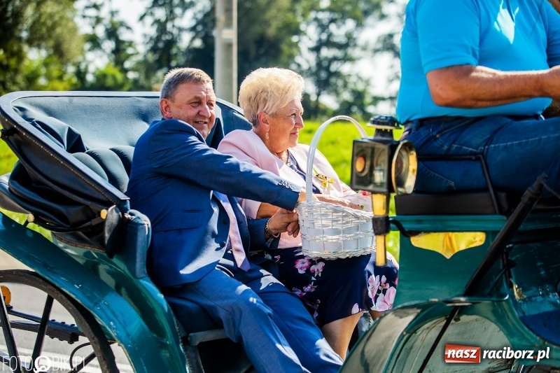 Zdjęcie w galerii na portalu naszraciborz.pl: Dożynki gminy Krzyżanowice. W Roszkowie jak na karnawale w Rio wiadomości z regionu