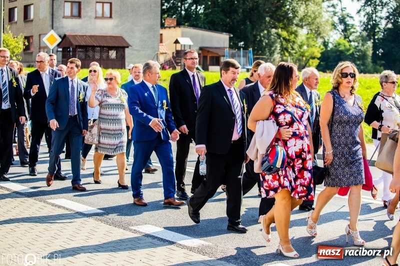 Zdjęcie w galerii na portalu naszraciborz.pl: Dożynki gminy Krzyżanowice. W Roszkowie jak na karnawale w Rio wiadomości z regionu