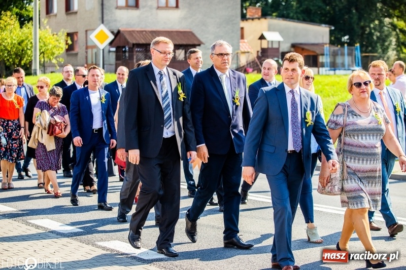 Zdjęcie w galerii na portalu naszraciborz.pl: Dożynki gminy Krzyżanowice. W Roszkowie jak na karnawale w Rio wiadomości z regionu