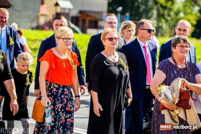 Zdjęcie w galerii na portalu naszraciborz.pl: Dożynki gminy Krzyżanowice. W Roszkowie jak na karnawale w Rio wiadomości z regionu