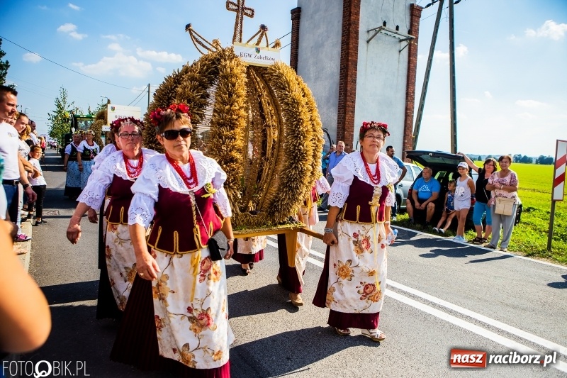Zdjęcie w galerii na portalu naszraciborz.pl: Dożynki gminy Krzyżanowice. W Roszkowie jak na karnawale w Rio wiadomości z regionu
