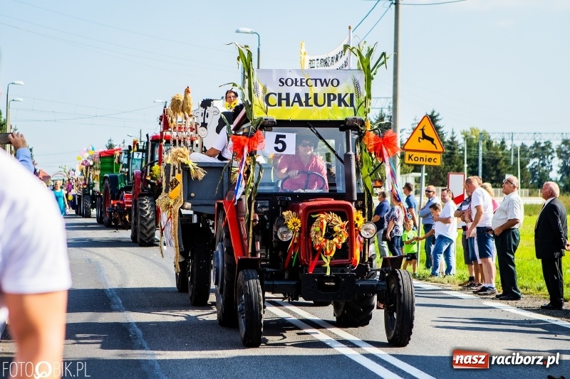 Zdjęcie w galerii na portalu naszraciborz.pl: Dożynki gminy Krzyżanowice. W Roszkowie jak na karnawale w Rio wiadomości z regionu